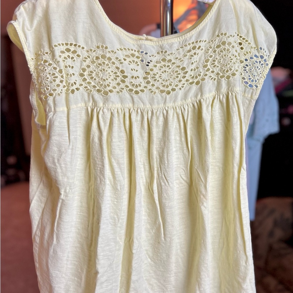 Loft Women’s XXL Yellow Eyelet Detail T Shirt